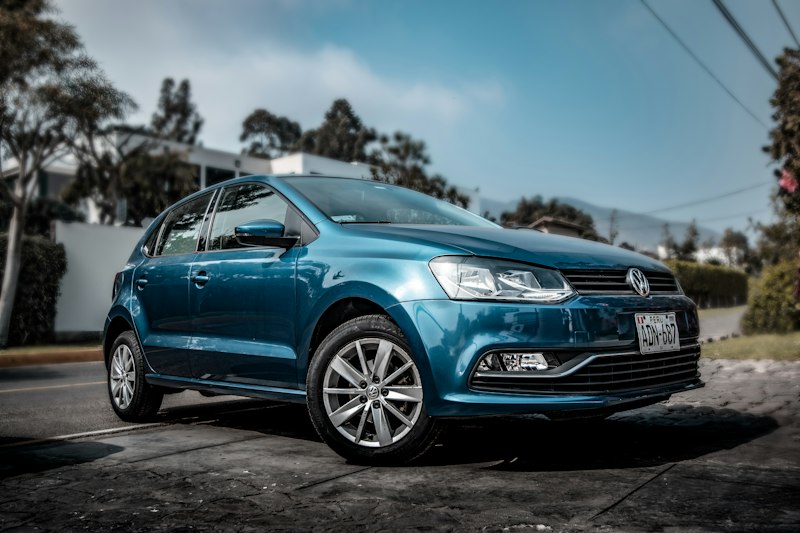 Interior de concesionario de coches nuevos