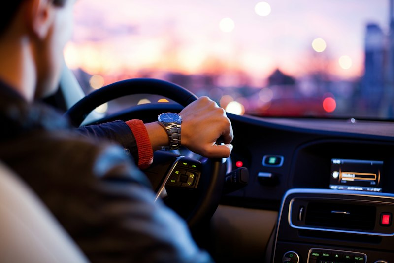 Vehículo extranjero en carretera